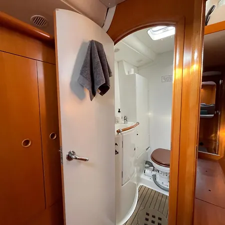 보트호텔 Catamaran Orion *