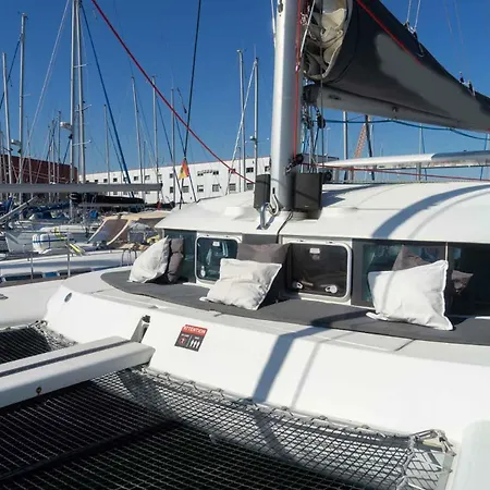 Catamaran Orion
