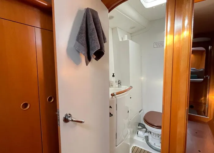 Botel Catamaran Orion *