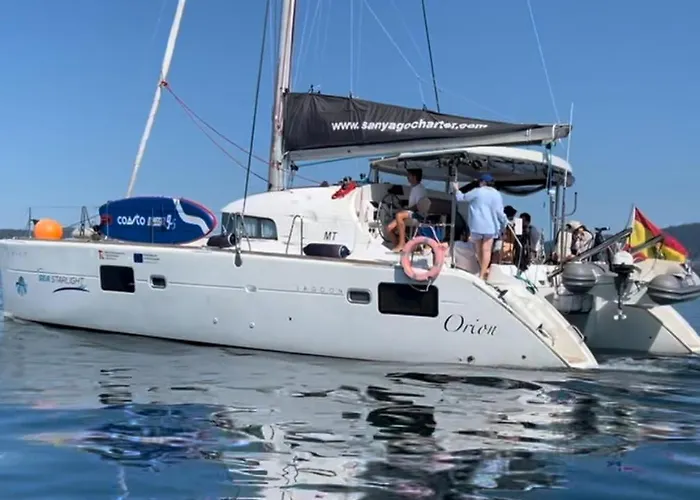 Botel Catamaran Orion Vigo